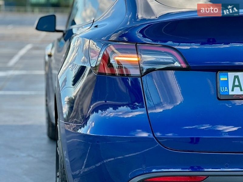 Позашляховик / Кросовер Tesla Model Y 2021 в Києві