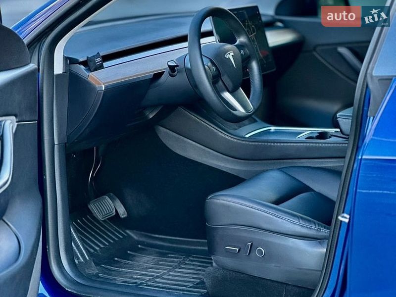 Позашляховик / Кросовер Tesla Model Y 2021 в Києві