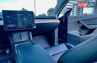 Позашляховик / Кросовер Tesla Model Y 2021 в Києві