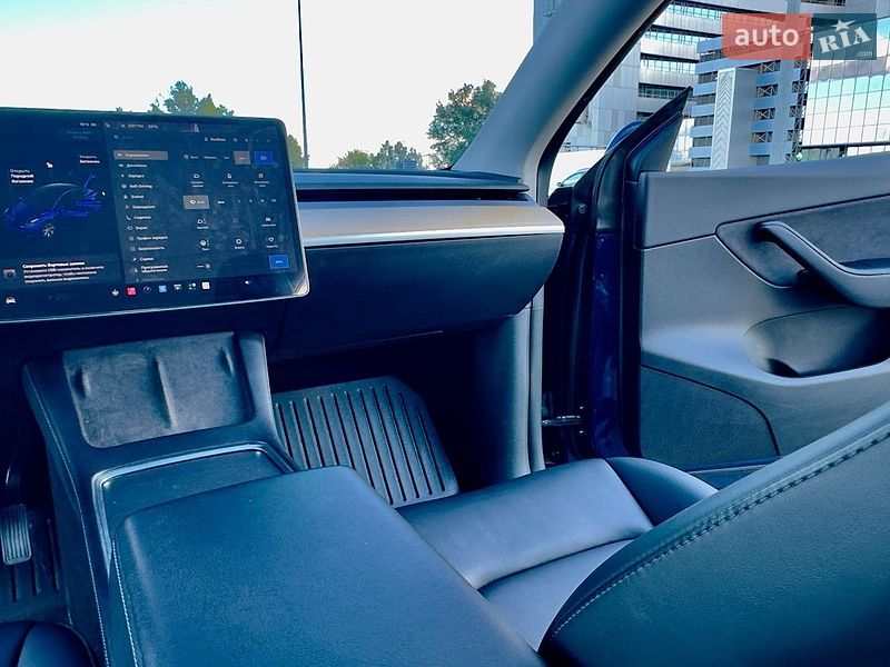 Позашляховик / Кросовер Tesla Model Y 2021 в Києві