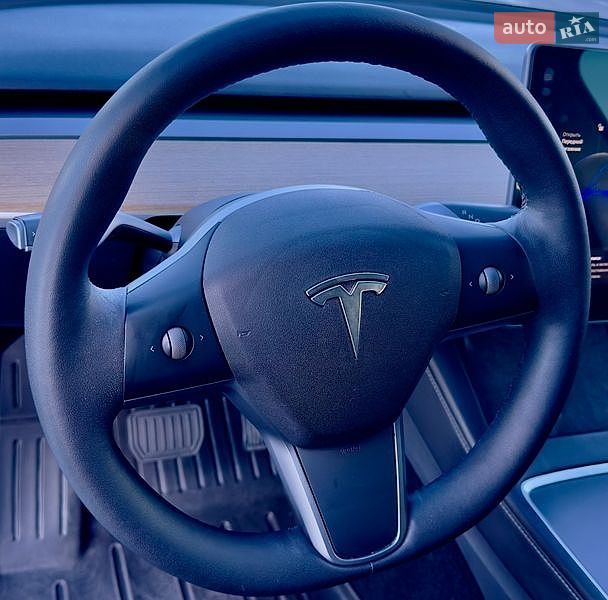 Позашляховик / Кросовер Tesla Model Y 2021 в Києві