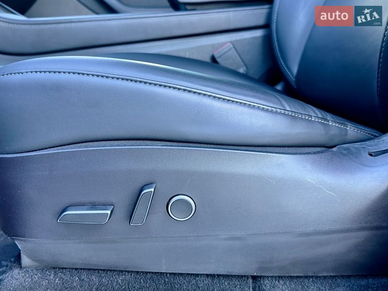 Позашляховик / Кросовер Tesla Model Y 2021 в Києві