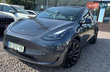 Позашляховик / Кросовер Tesla Model Y 2023 в Полтаві