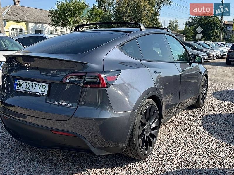 Позашляховик / Кросовер Tesla Model Y 2023 в Полтаві