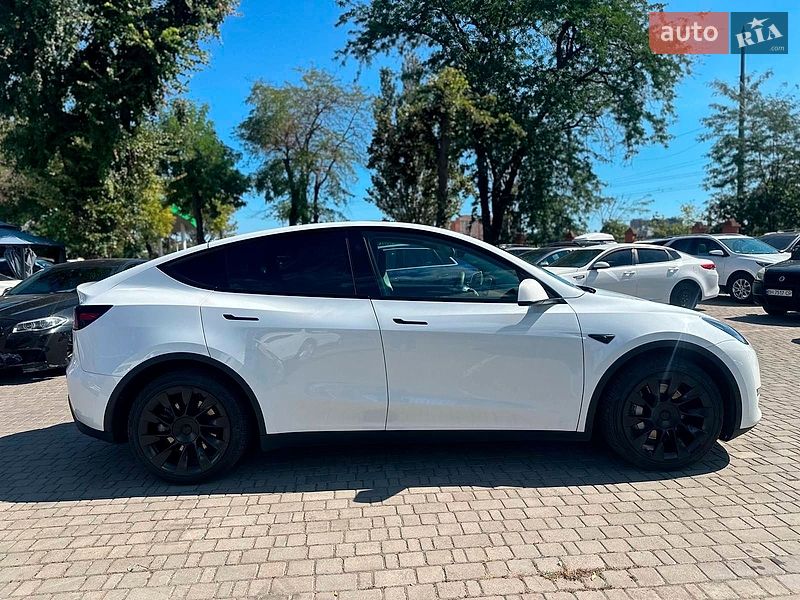 Внедорожник / Кроссовер Tesla Model Y 2024 в Одессе