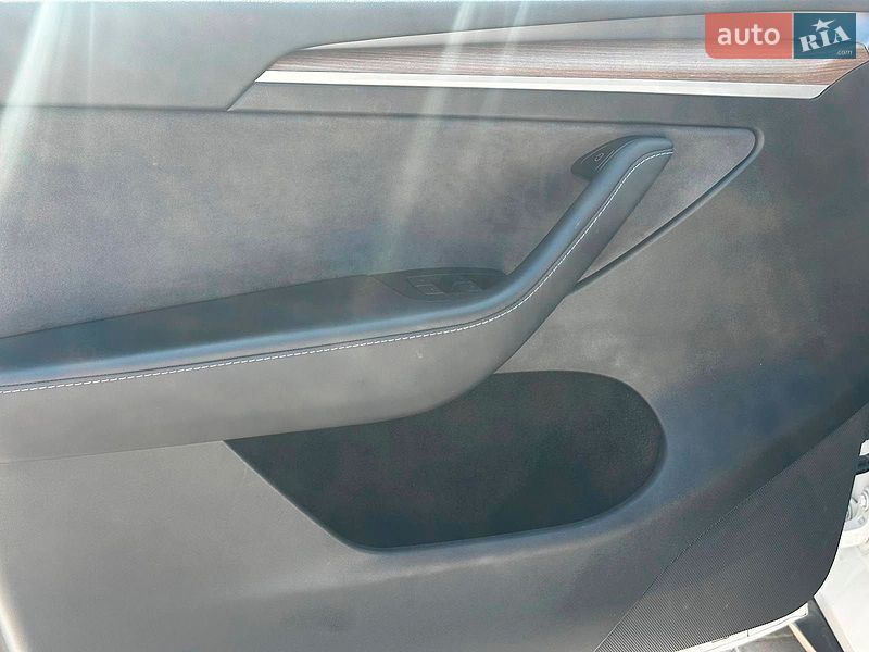 Внедорожник / Кроссовер Tesla Model Y 2024 в Одессе