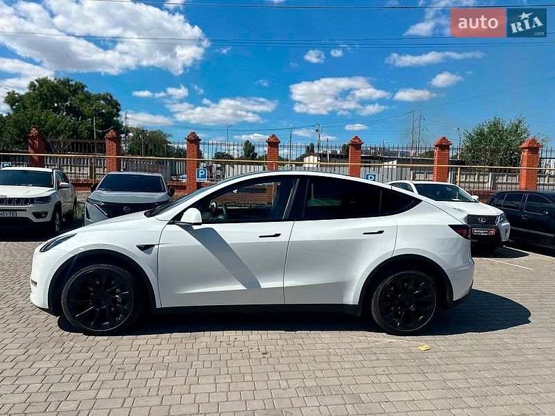 Внедорожник / Кроссовер Tesla Model Y 2024 в Одессе