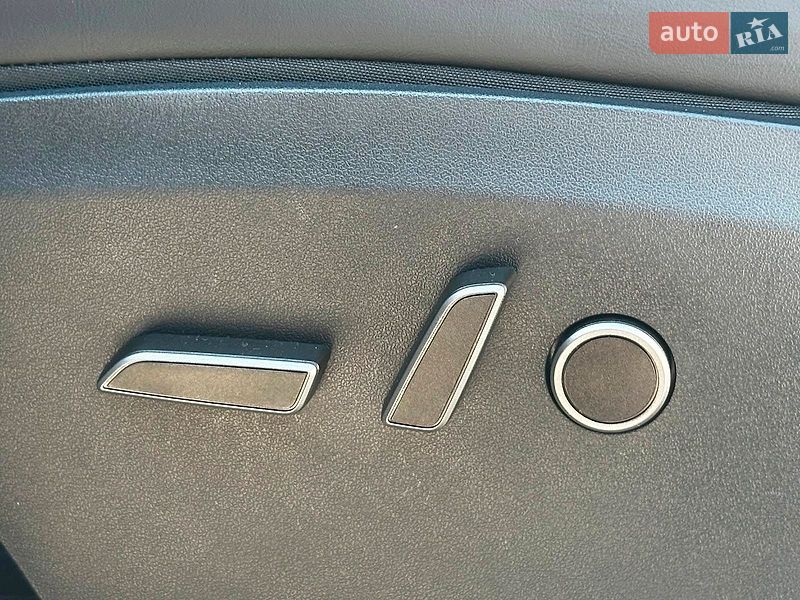 Позашляховик / Кросовер Tesla Model Y 2024 в Одесі