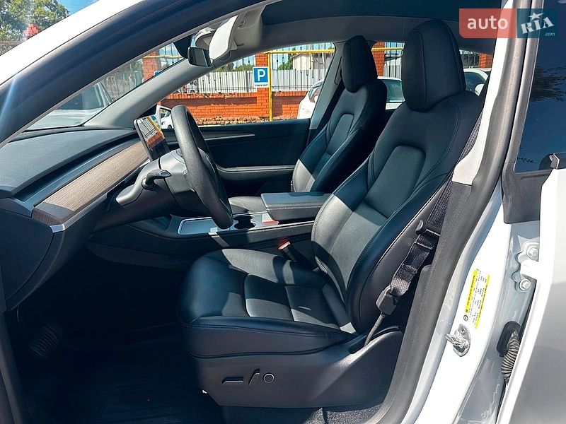 Внедорожник / Кроссовер Tesla Model Y 2024 в Одессе
