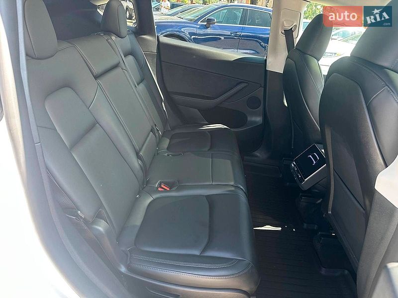 Внедорожник / Кроссовер Tesla Model Y 2024 в Одессе