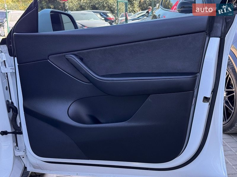 Внедорожник / Кроссовер Tesla Model Y 2022 в Бердичеве