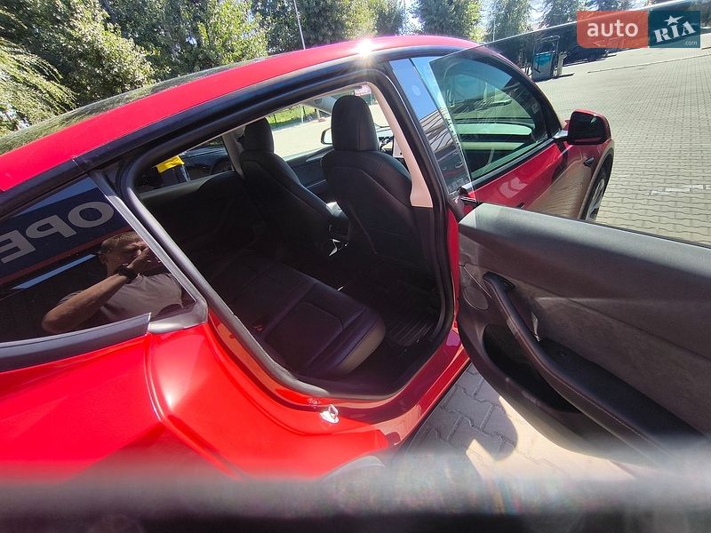 Внедорожник / Кроссовер Tesla Model Y 2022 в Кривом Роге