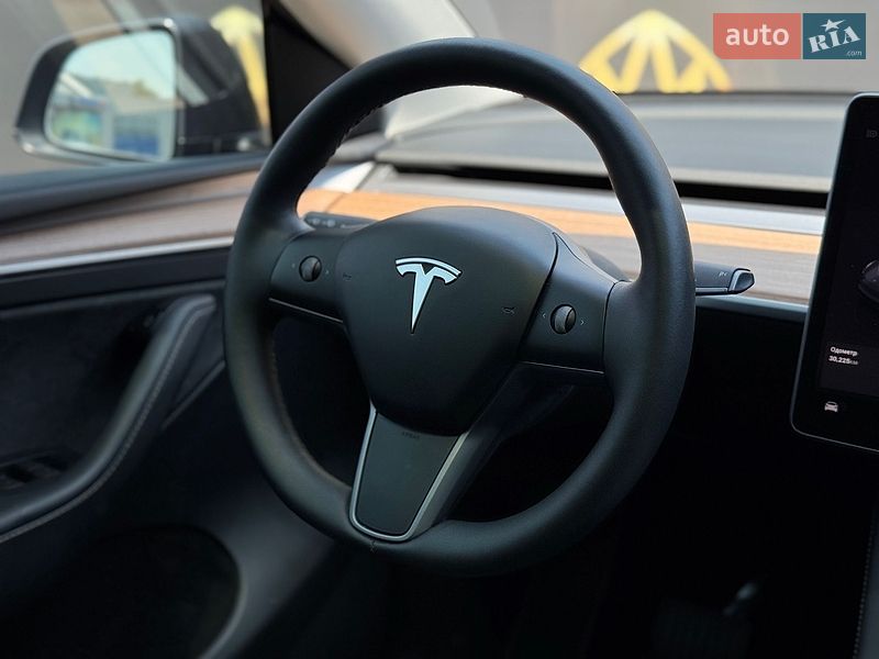 Внедорожник / Кроссовер Tesla Model Y 2022 в Киеве