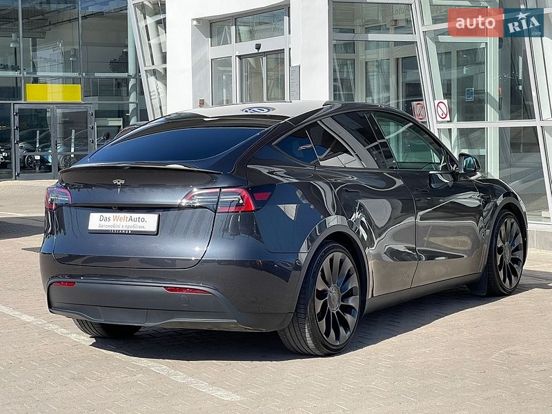 Позашляховик / Кросовер Tesla Model Y 2024 в Чернівцях фото 8 Позашляховик / Кросовер Tesla Model Y 2024 в Чернівцях
