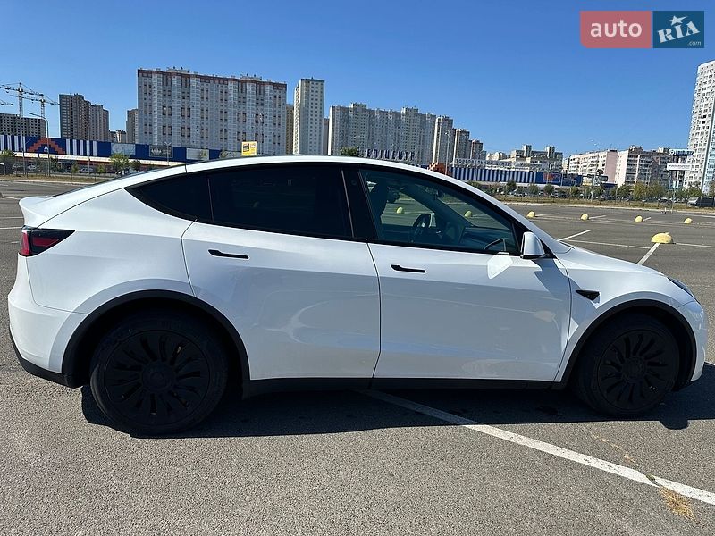 Внедорожник / Кроссовер Tesla Model Y 2022 в Киеве