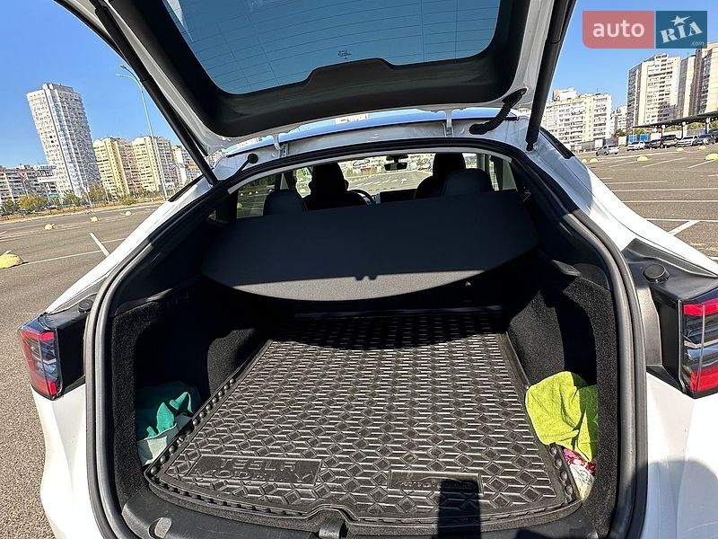 Внедорожник / Кроссовер Tesla Model Y 2022 в Киеве