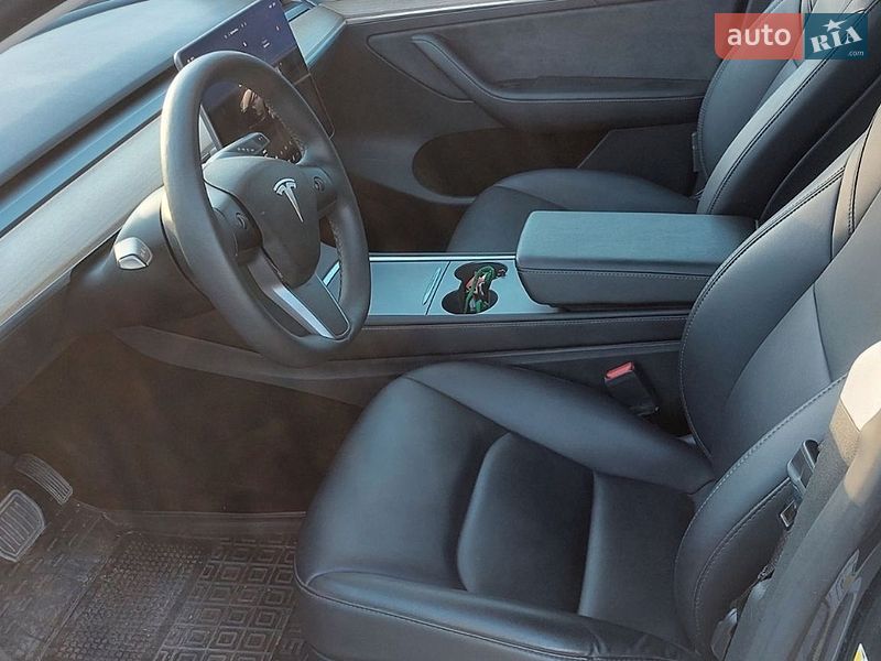 Позашляховик / Кросовер Tesla Model Y 2023 в Тернополі