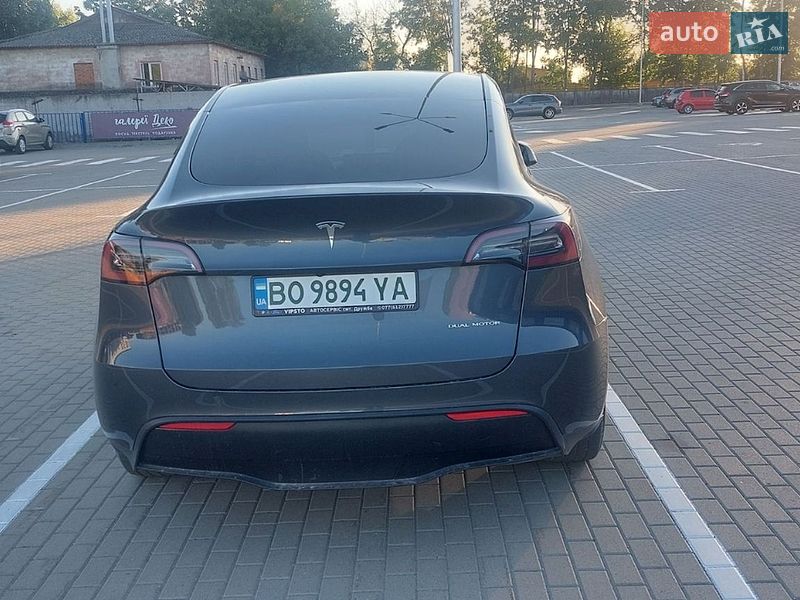 Позашляховик / Кросовер Tesla Model Y 2023 в Тернополі