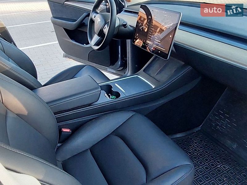 Позашляховик / Кросовер Tesla Model Y 2023 в Тернополі