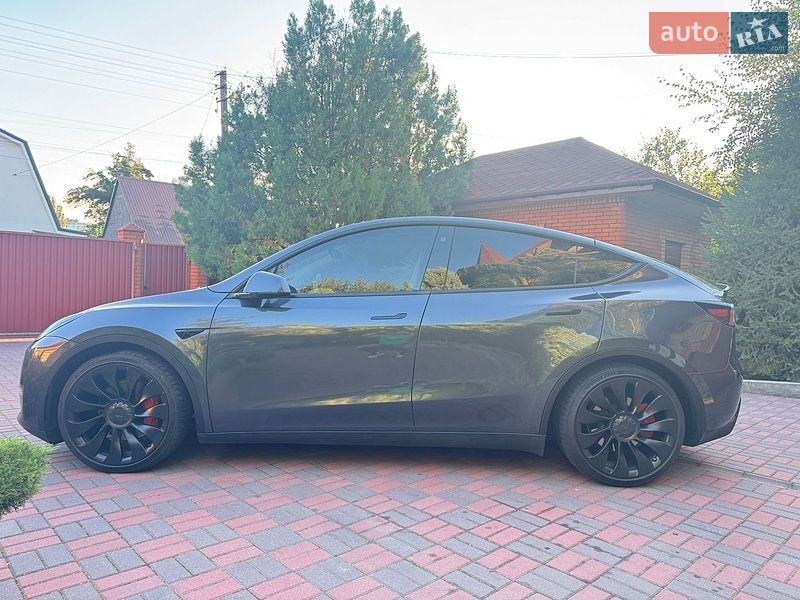 Позашляховик / Кросовер Tesla Model Y 2023 в Дніпрі фото 2 Позашляховик / Кросовер Tesla Model Y 2023 в Дніпрі