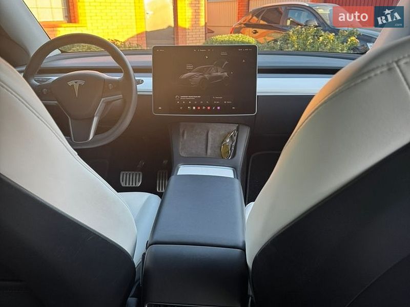 Позашляховик / Кросовер Tesla Model Y 2023 в Дніпрі фото 13 Позашляховик / Кросовер Tesla Model Y 2023 в Дніпрі