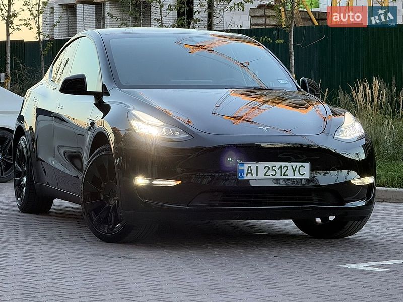 Внедорожник / Кроссовер Tesla Model Y 2023 в Киеве