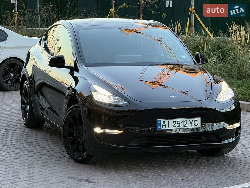 Внедорожник / Кроссовер Tesla Model Y 2023 в Киеве