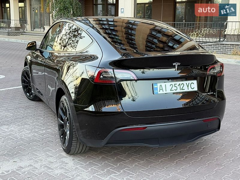 Внедорожник / Кроссовер Tesla Model Y 2023 в Киеве