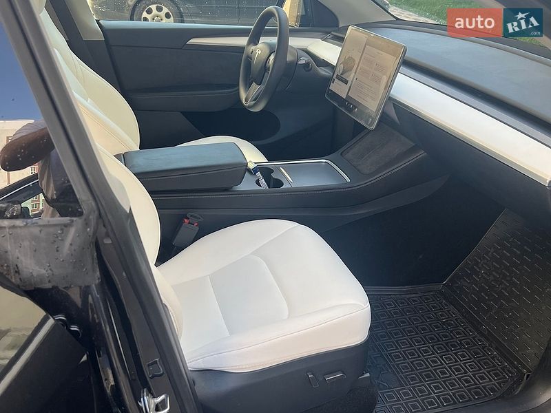 Внедорожник / Кроссовер Tesla Model Y 2024 в Хмельницком
