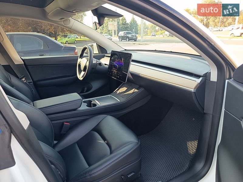 Седан Tesla Model Y 2022 в Дніпрі фото 11 Седан Tesla Model Y 2022 в Дніпрі