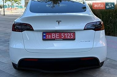 Внедорожник / Кроссовер Tesla Model Y 2023 в Киеве