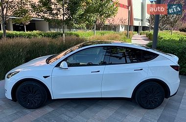 Внедорожник / Кроссовер Tesla Model Y 2023 в Киеве
