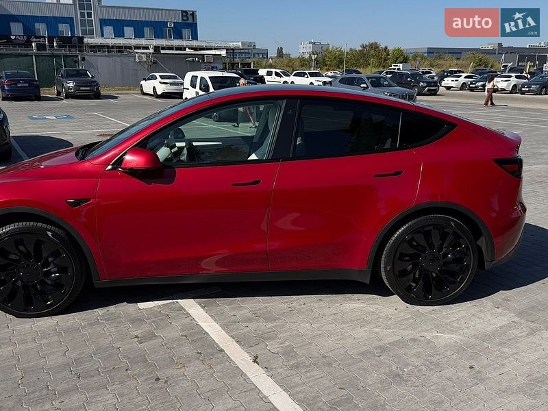 Позашляховик / Кросовер Tesla Model Y 2023 в Києві