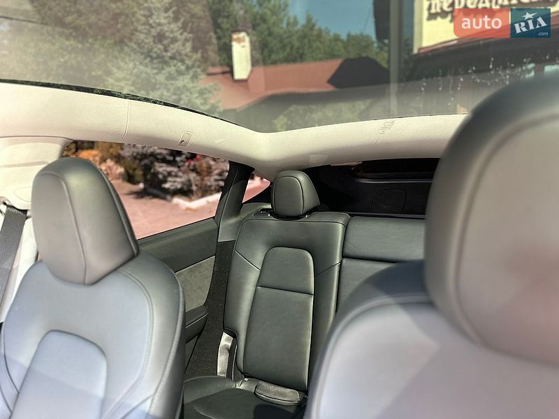 Позашляховик / Кросовер Tesla Model Y 2023 в Львові