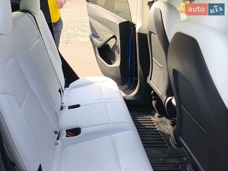 Внедорожник / Кроссовер Tesla Model Y 2024 в Кропивницком