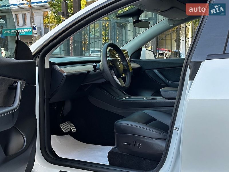 Внедорожник / Кроссовер Tesla Model Y 2021 в Одессе