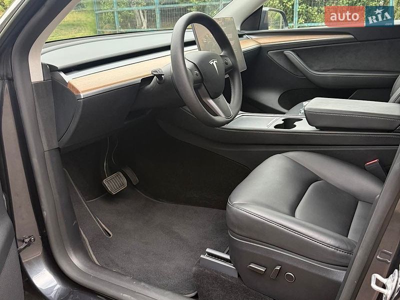 Внедорожник / Кроссовер Tesla Model Y 2024 в Полтаве