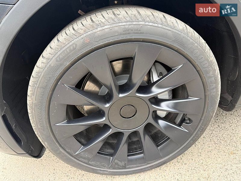 Внедорожник / Кроссовер Tesla Model Y 2024 в Полтаве