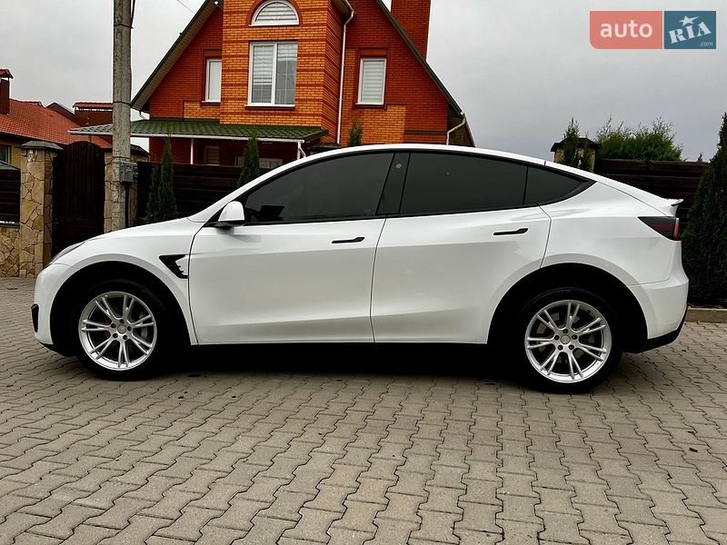 Позашляховик / Кросовер Tesla Model Y 2023 в Хмельницькому