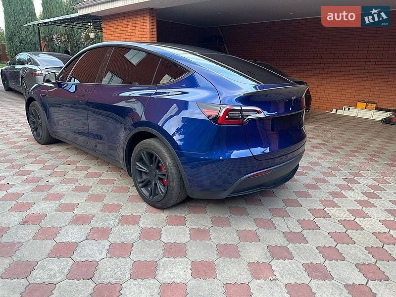 Позашляховик / Кросовер Tesla Model Y 2023 в Дніпрі