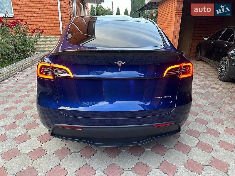 Позашляховик / Кросовер Tesla Model Y 2023 в Дніпрі