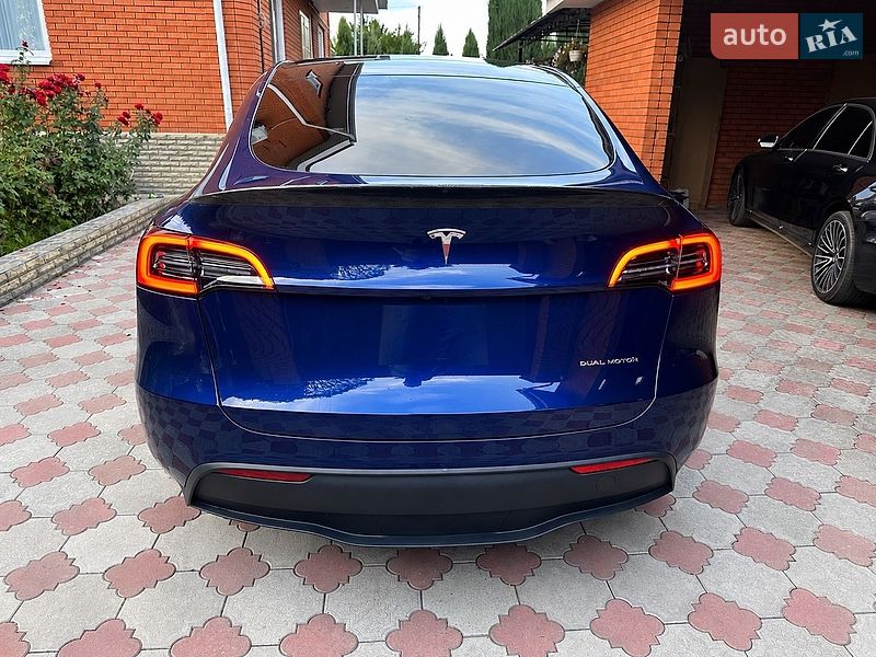 Позашляховик / Кросовер Tesla Model Y 2023 в Дніпрі
