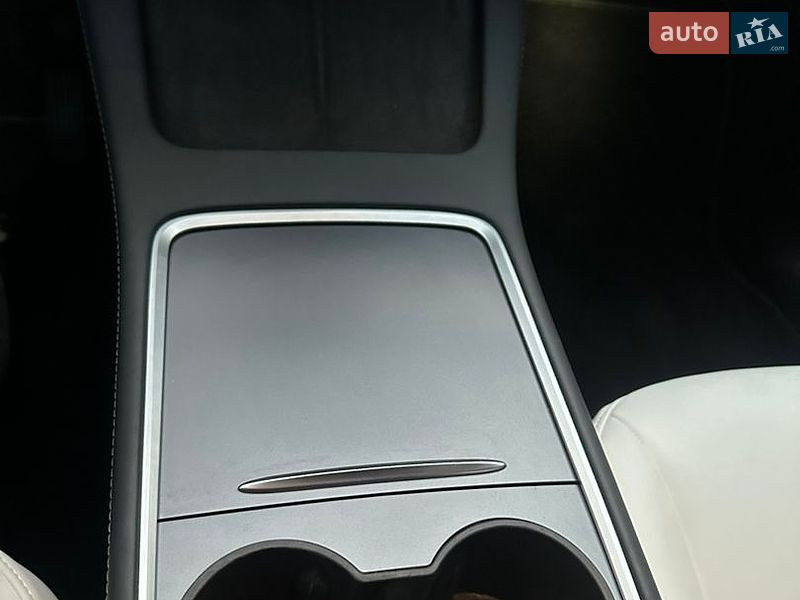 Позашляховик / Кросовер Tesla Model Y 2023 в Дніпрі