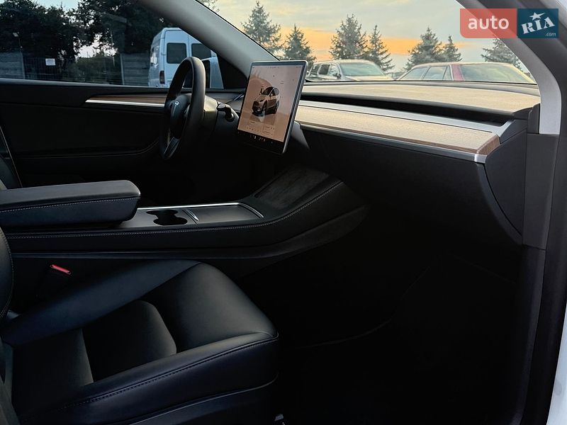 Внедорожник / Кроссовер Tesla Model Y 2023 в Днепре