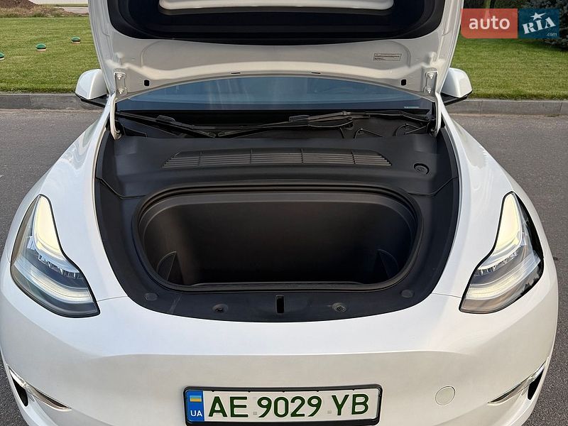 Внедорожник / Кроссовер Tesla Model Y 2023 в Днепре