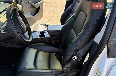 Позашляховик / Кросовер Tesla Model Y 2021 в Дніпрі