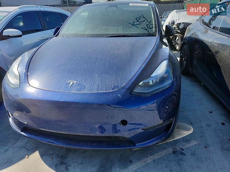 Позашляховик / Кросовер Tesla Model Y 2023 в Києві