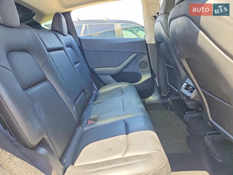 Позашляховик / Кросовер Tesla Model Y 2023 в Києві