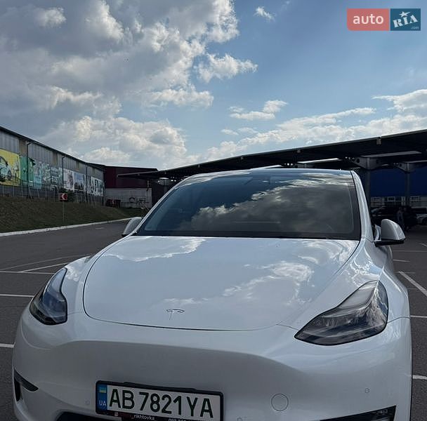 Tesla Model Y 2021