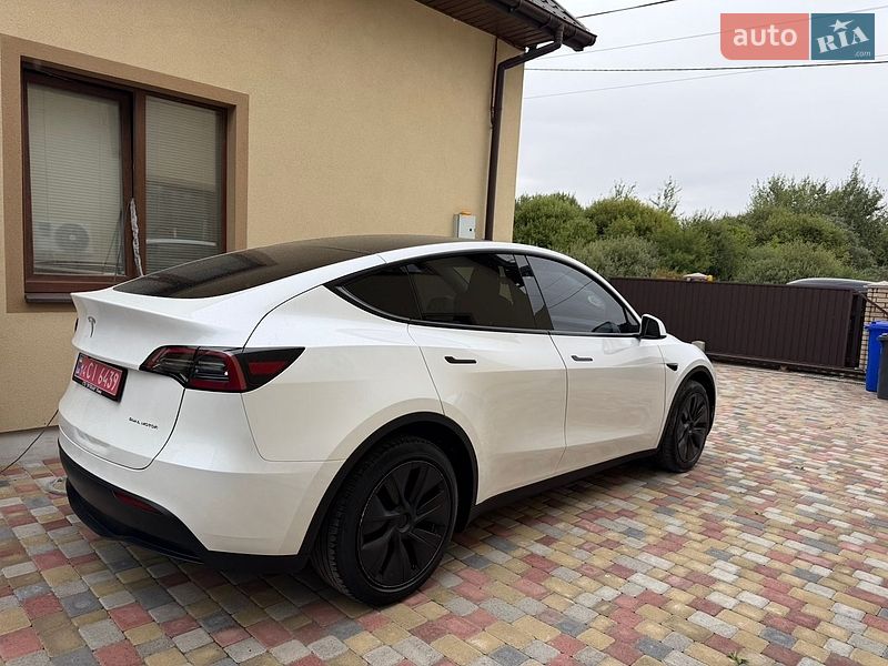 Внедорожник / Кроссовер Tesla Model Y 2025 в Львове